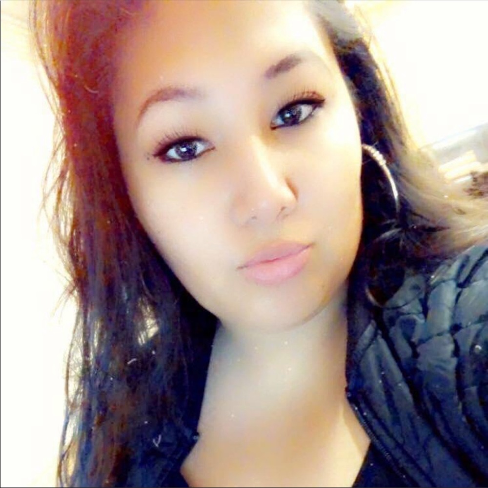Meet your Posher, Cinthia